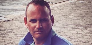 Samuel Colombo sul caso dell’uomo bendato e l’indignazione dei media americani: “Cari americani, voi siete gli ultimi a poter fare la morale. Quindi statevene tranquilli in casa vostra che in casa nostra ci pensiamo noi!”